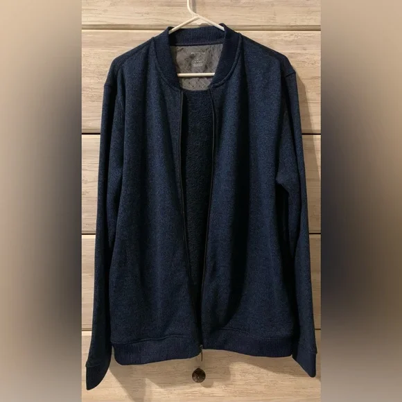 Van Heusen Zip Up - Picture 3 of 3